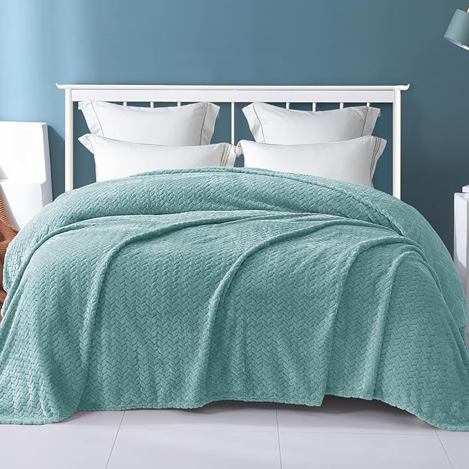 Exclusivo Mezcla Fleece King Size Blanket for Bed, 90x104 Inches Soft Cozy Jacquard Flannel Blankets, Lightweight Fuzzy Plush Warm for Women, Celadon