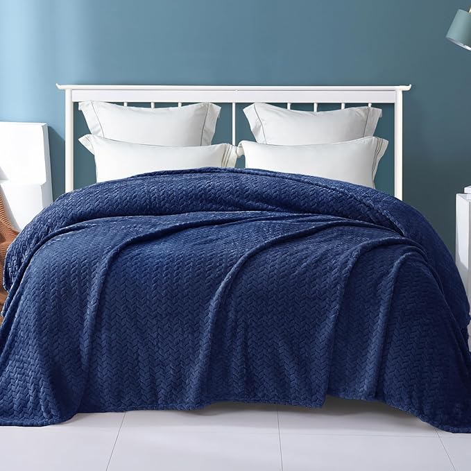 Exclusivo Mezcla Fleece Twin Size Blanket for Bed, 90x66 Inches Soft Cozy Jacquard Flannel Blankets, Lightweight Fuzzy Plush Warm for Women, Navy Blue