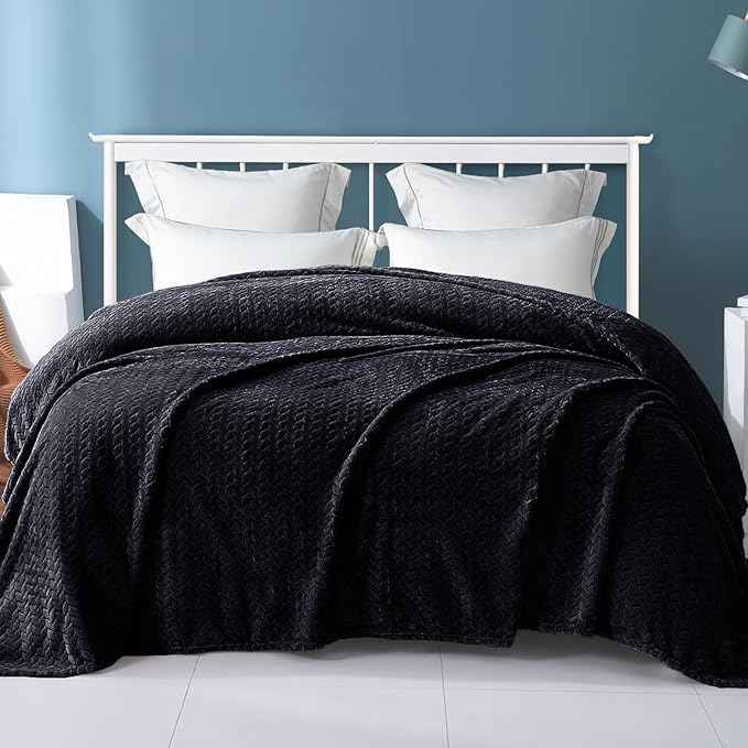 Exclusivo Mezcla Fleece Queen Size Blanket for Bed, 90x90 Inches Soft Cozy Jacquard Flannel Blankets, Lightweight Fuzzy Plush Warm for Women, Black