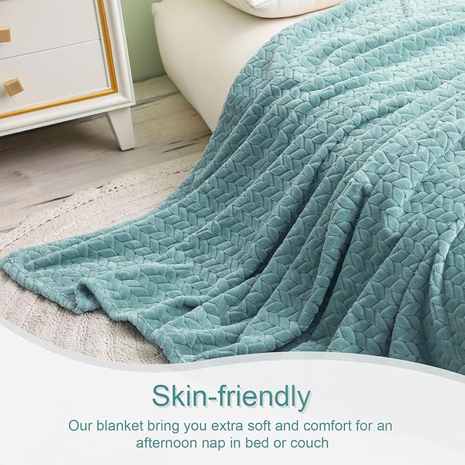 Exclusivo Mezcla Fleece King Size Blanket for Bed, 90x104 Inches Soft Cozy Jacquard Flannel Blankets, Lightweight Fuzzy Plush Warm for Women, Celadon