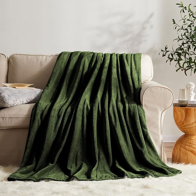KMUSET Super Soft Throw Blanket Premium Silky Flannel Fleece Throw Size Green Microfiber Lightweight Blanket All Season Use