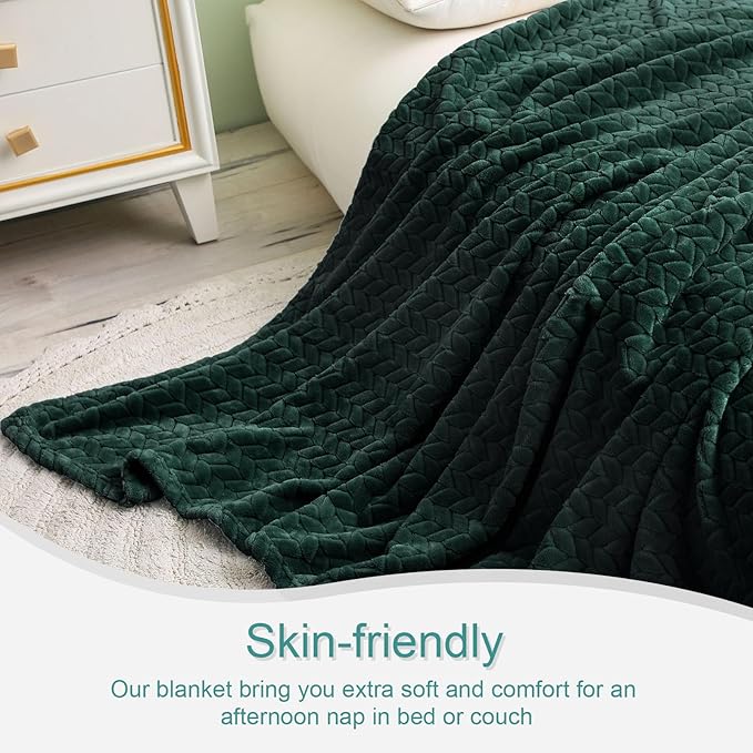 Exclusivo Mezcla Fleece Queen Size Blanket for Bed, 90x90 Inches Soft Cozy Jacquard Flannel Blankets, Lightweight Fuzzy Plush Warm for Women, Forest Green