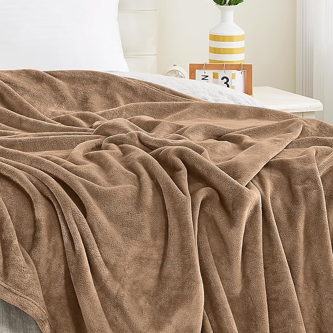 KMUSET Brown Fleece Throw Blanket for Couch - Warm Cozy Soft Lightweight Blankets All Seasons Suitable 50 x 60 inches